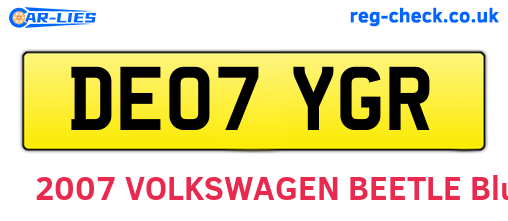DE07YGR are the vehicle registration plates.