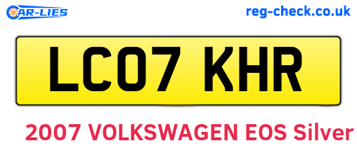 LC07KHR are the vehicle registration plates.