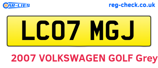 LC07MGJ are the vehicle registration plates.