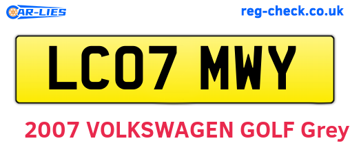 LC07MWY are the vehicle registration plates.