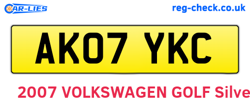 AK07YKC are the vehicle registration plates.