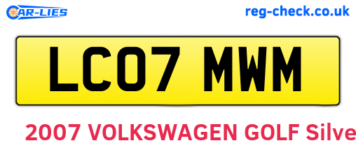 LC07MWM are the vehicle registration plates.