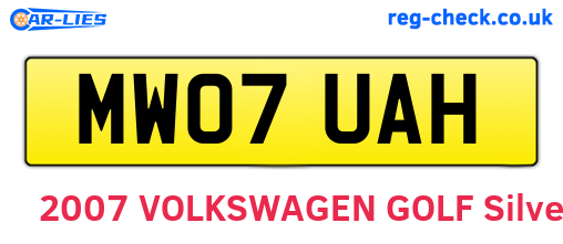 MW07UAH are the vehicle registration plates.