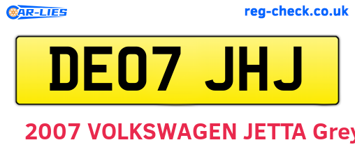 DE07JHJ are the vehicle registration plates.