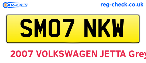 SM07NKW are the vehicle registration plates.