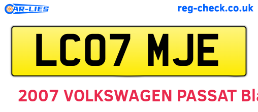 LC07MJE are the vehicle registration plates.