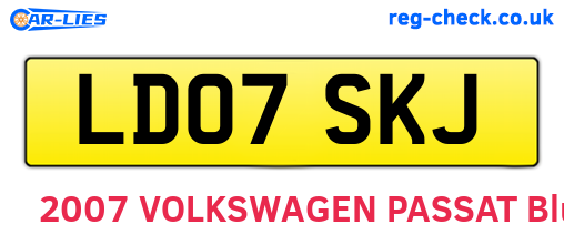 LD07SKJ are the vehicle registration plates.