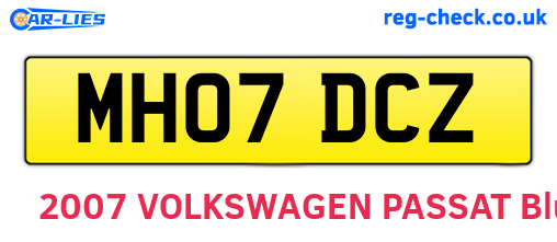 MH07DCZ are the vehicle registration plates.