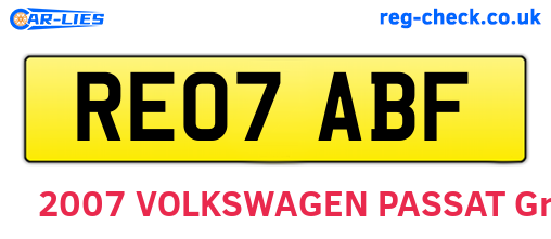 RE07ABF are the vehicle registration plates.