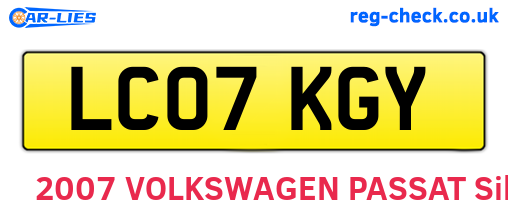 LC07KGY are the vehicle registration plates.