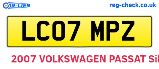 LC07MPZ are the vehicle registration plates.