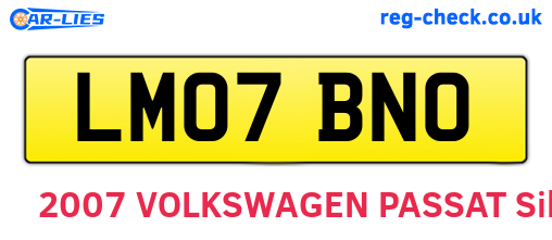 LM07BNO are the vehicle registration plates.