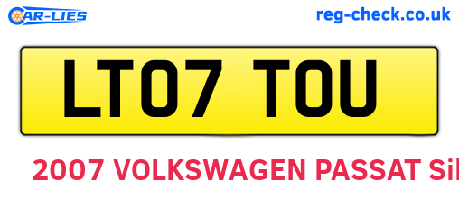 LT07TOU are the vehicle registration plates.