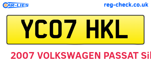 YC07HKL are the vehicle registration plates.