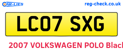 LC07SXG are the vehicle registration plates.