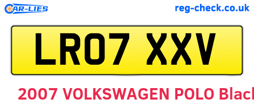 LR07XXV are the vehicle registration plates.