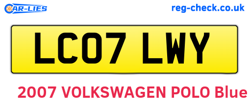 LC07LWY are the vehicle registration plates.