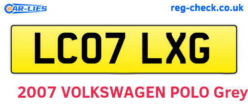 LC07LXG are the vehicle registration plates.