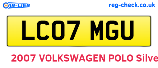 LC07MGU are the vehicle registration plates.