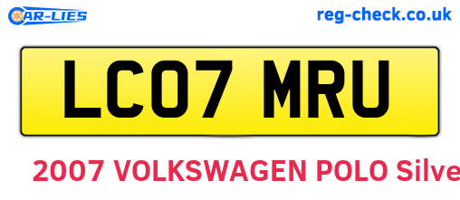 LC07MRU are the vehicle registration plates.