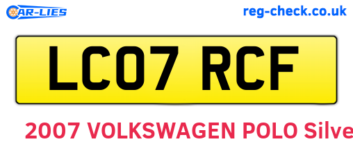 LC07RCF are the vehicle registration plates.