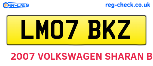 LM07BKZ are the vehicle registration plates.