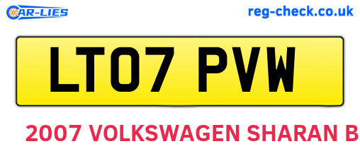 LT07PVW are the vehicle registration plates.