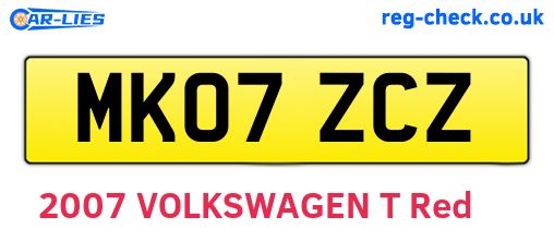 MK07ZCZ are the vehicle registration plates.