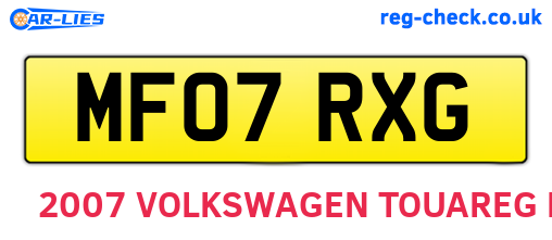MF07RXG are the vehicle registration plates.