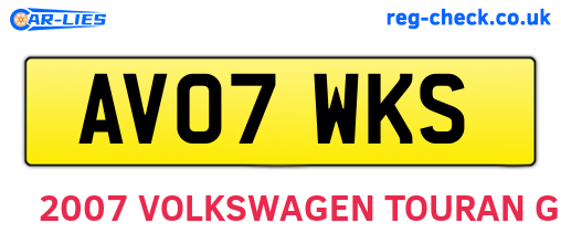 AV07WKS are the vehicle registration plates.