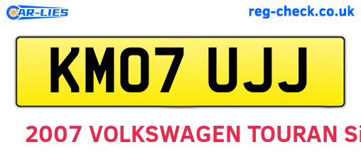 KM07UJJ are the vehicle registration plates.