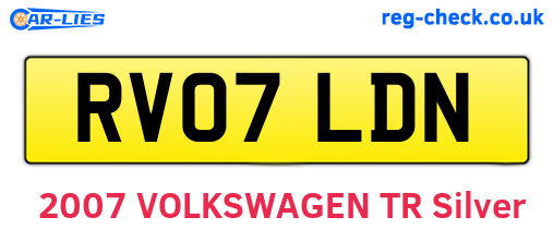 RV07LDN are the vehicle registration plates.