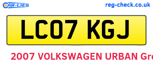 LC07KGJ are the vehicle registration plates.
