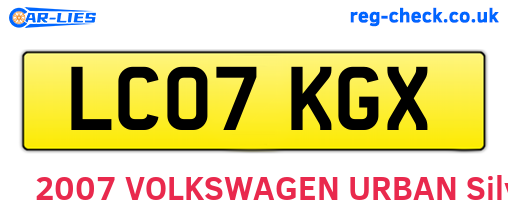 LC07KGX are the vehicle registration plates.