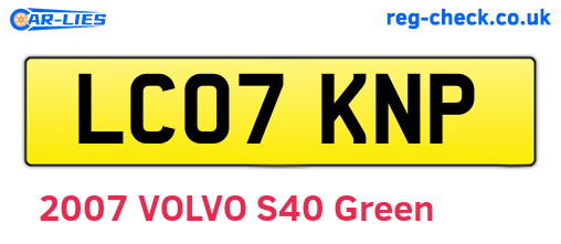 LC07KNP are the vehicle registration plates.
