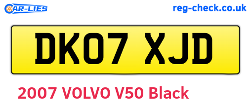 DK07XJD are the vehicle registration plates.
