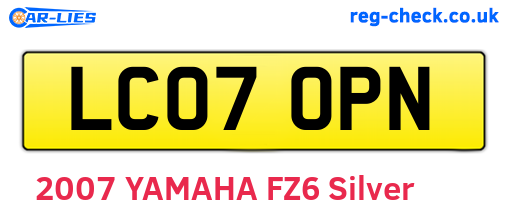 LC07OPN are the vehicle registration plates.