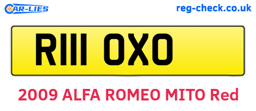 R111OXO are the vehicle registration plates.
