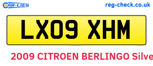 LX09XHM are the vehicle registration plates.