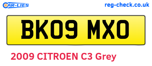 BK09MXO are the vehicle registration plates.