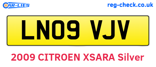 LN09VJV are the vehicle registration plates.