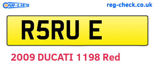 R5RUE are the vehicle registration plates.
