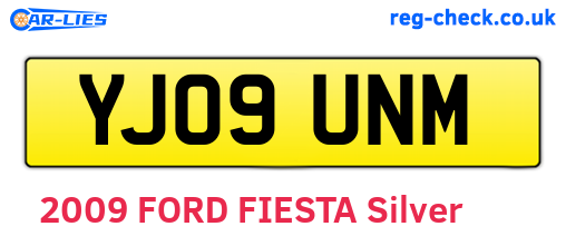 YJ09UNM are the vehicle registration plates.