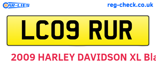 LC09RUR are the vehicle registration plates.