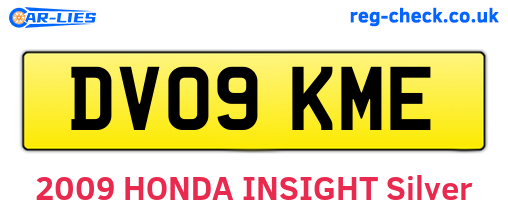 DV09KME are the vehicle registration plates.