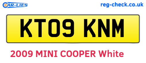 KT09KNM are the vehicle registration plates.