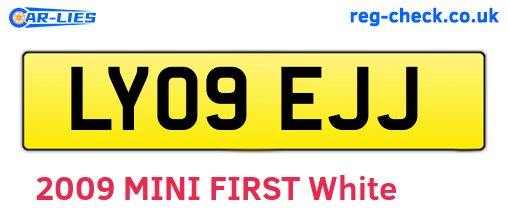 LY09EJJ are the vehicle registration plates.