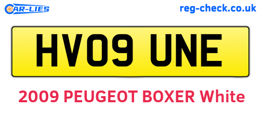 HV09UNE are the vehicle registration plates.