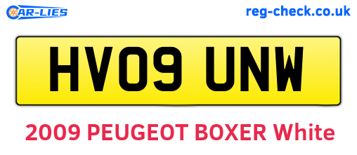 HV09UNW are the vehicle registration plates.
