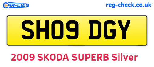 SH09DGY are the vehicle registration plates.